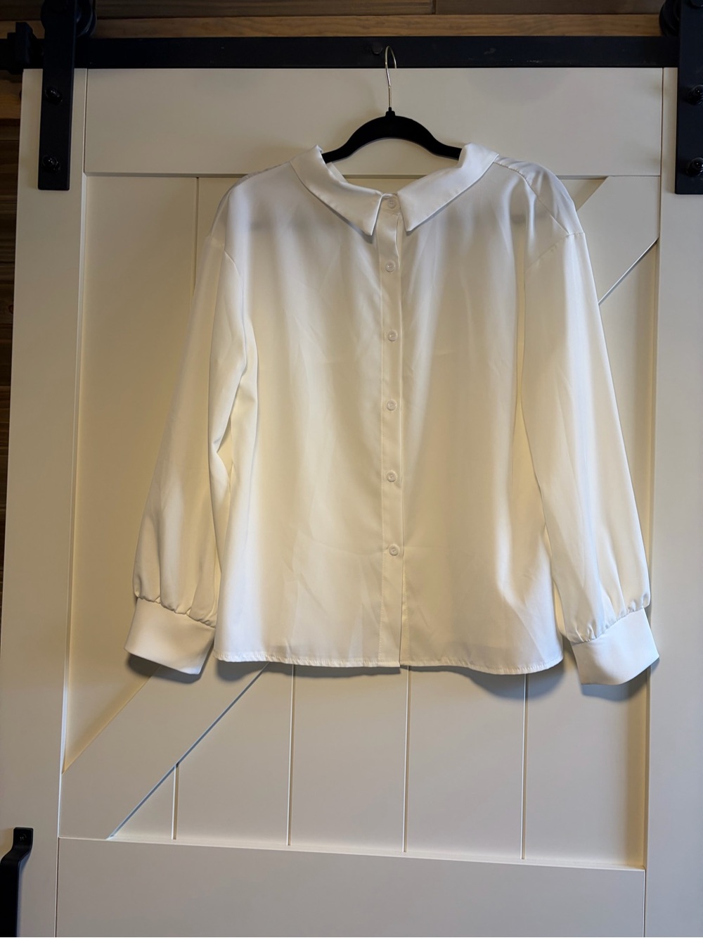 Women's White Button-Down Collar Blouse